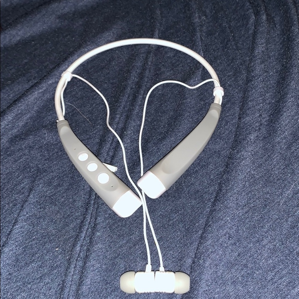Bluetooth headphones 🎧